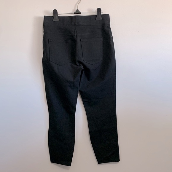 Spanx Women’s 4-Pocket Black ankle Leggings Size M, Petite - Picture 2 of 3